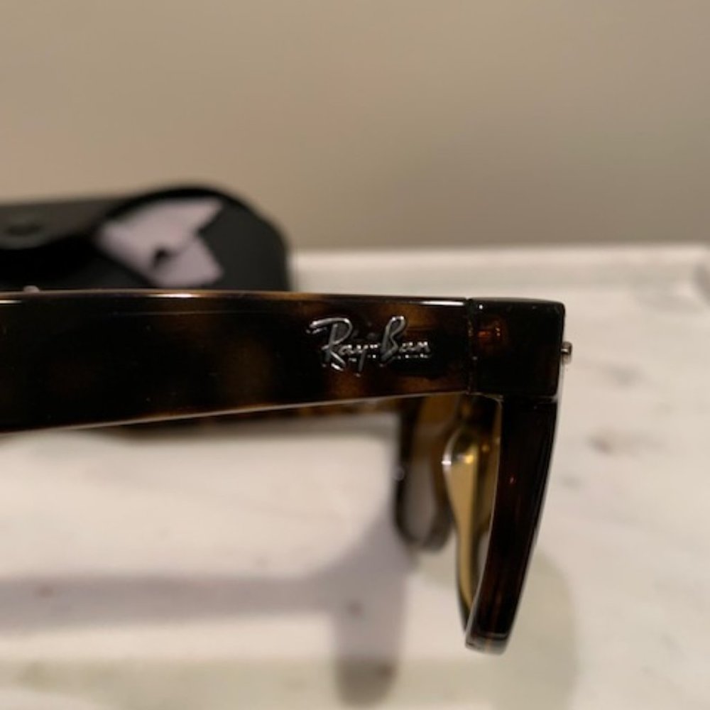 Ray-Ban Wayfarer Sunglasses - Tortoise - Picture 4 of 7